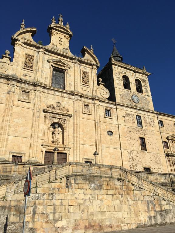 San Nicolas El Real Вилафранка дел Биерсо Екстериор снимка