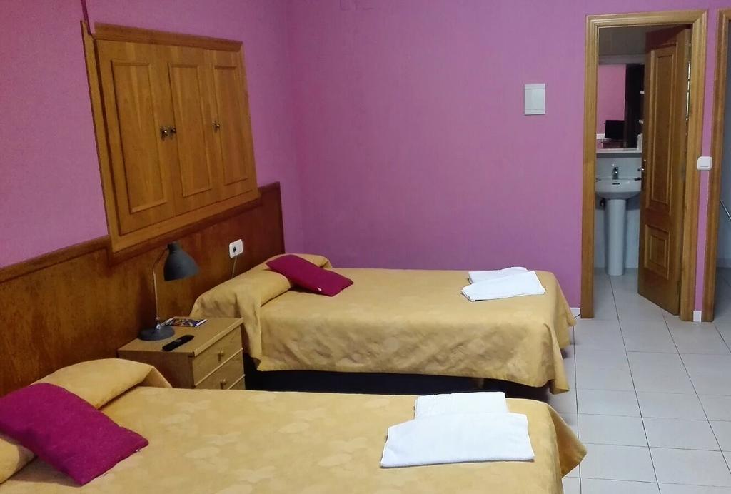 San Nicolas El Real Вилафранка дел Биерсо Екстериор снимка